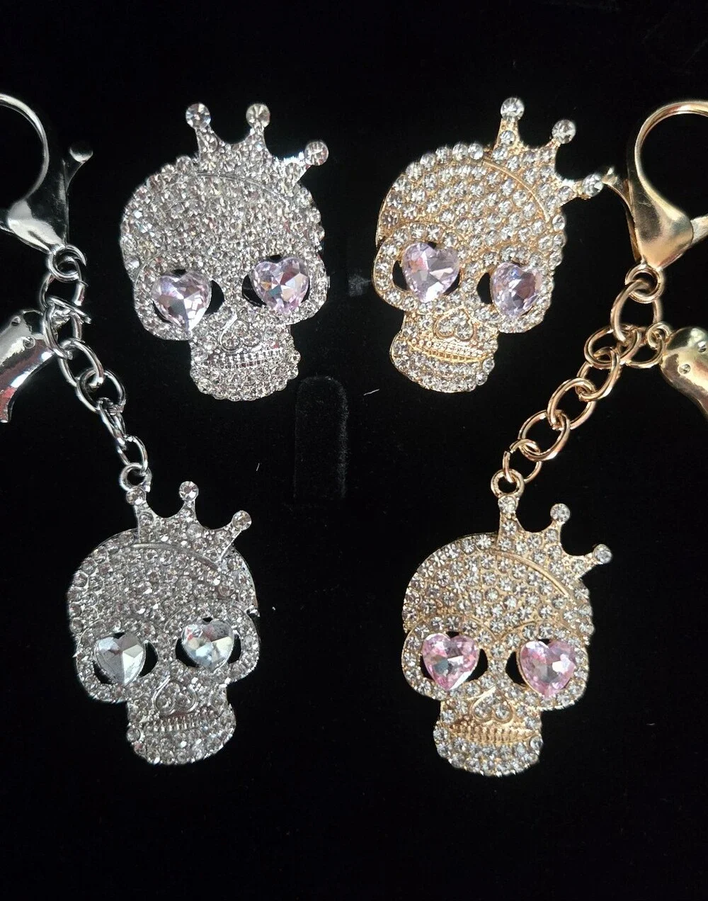 🎃2pc BUNDLE-Skulls💀with Pink Crystal Eyes & Crown Brooch & Keychain🎃NWT
